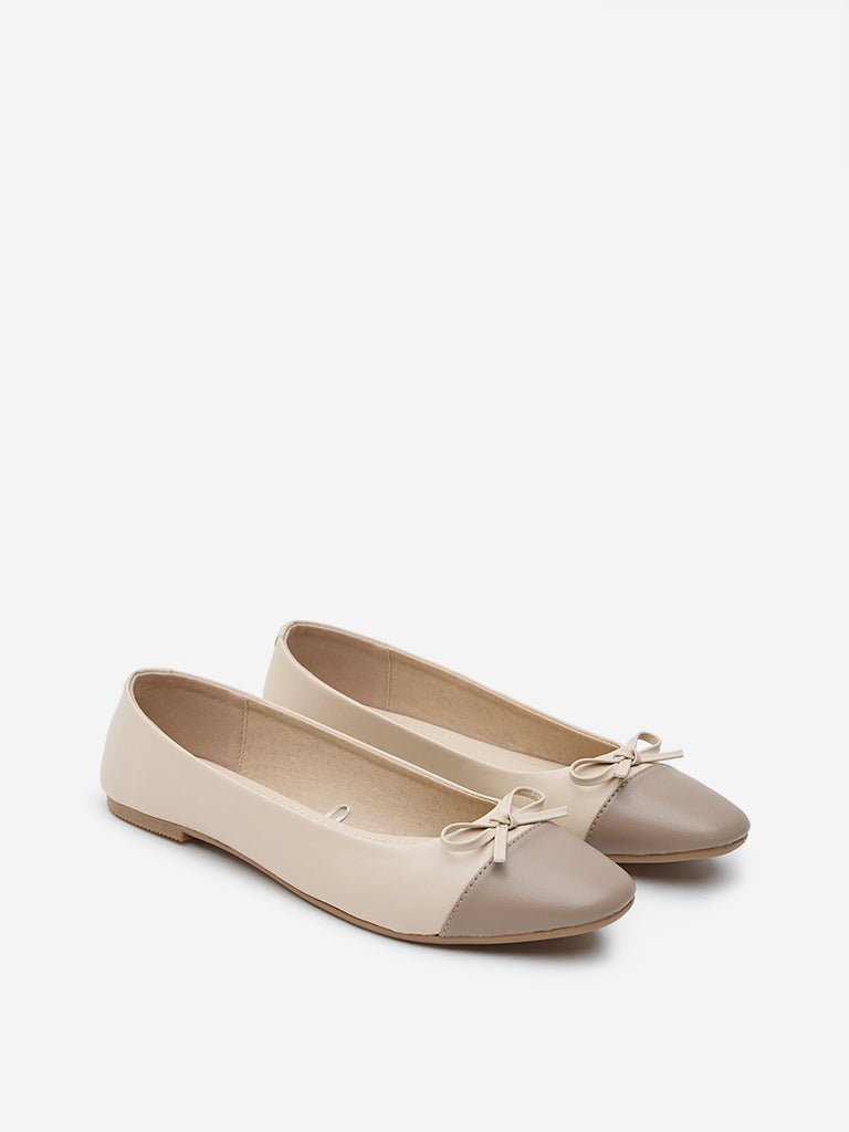 LUNA BLU Taupe Colour-Blocked Ballerina